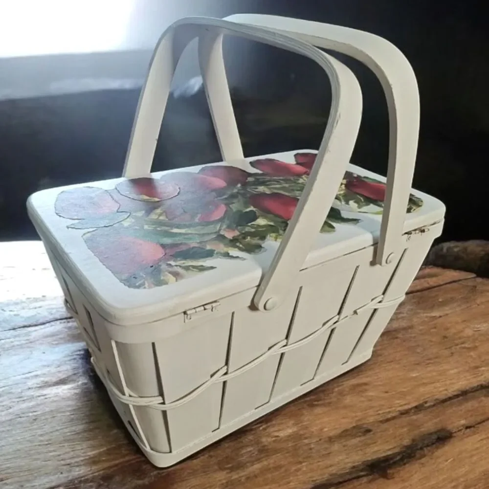 Primitive White Picnic Basket Red Check Inside Apples Rustic Farmhouse Cottage